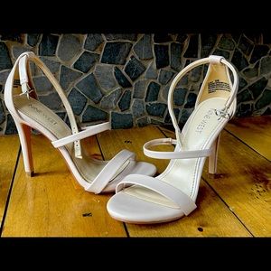 Nine West Blush Strapy Heel size 5.5